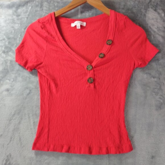 Love‎ Tree Womens Red Textured Button Front V Neck Top L Ribbed Stretch Everyday - Picture 1 of 10